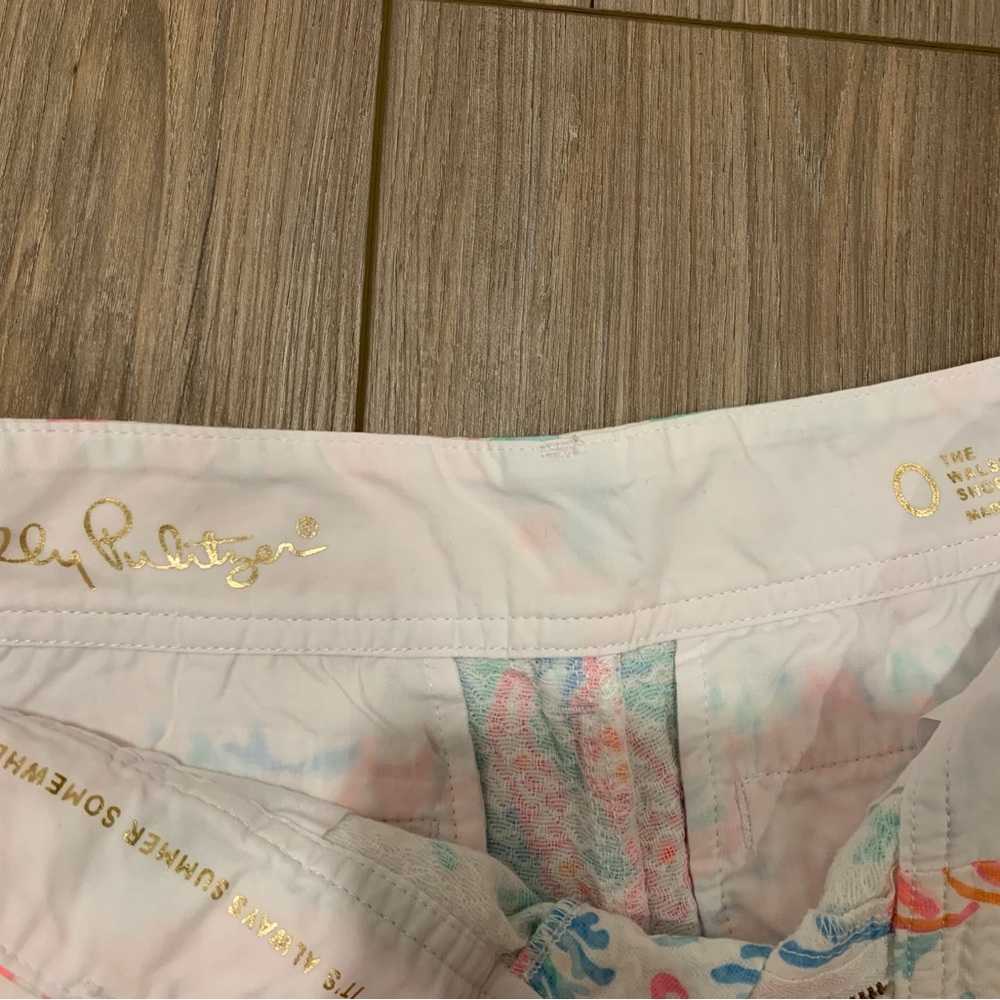 Lilly Pulitzer Walsh Shorts in Getting Steamy Crab Print - Picture 5 of 5